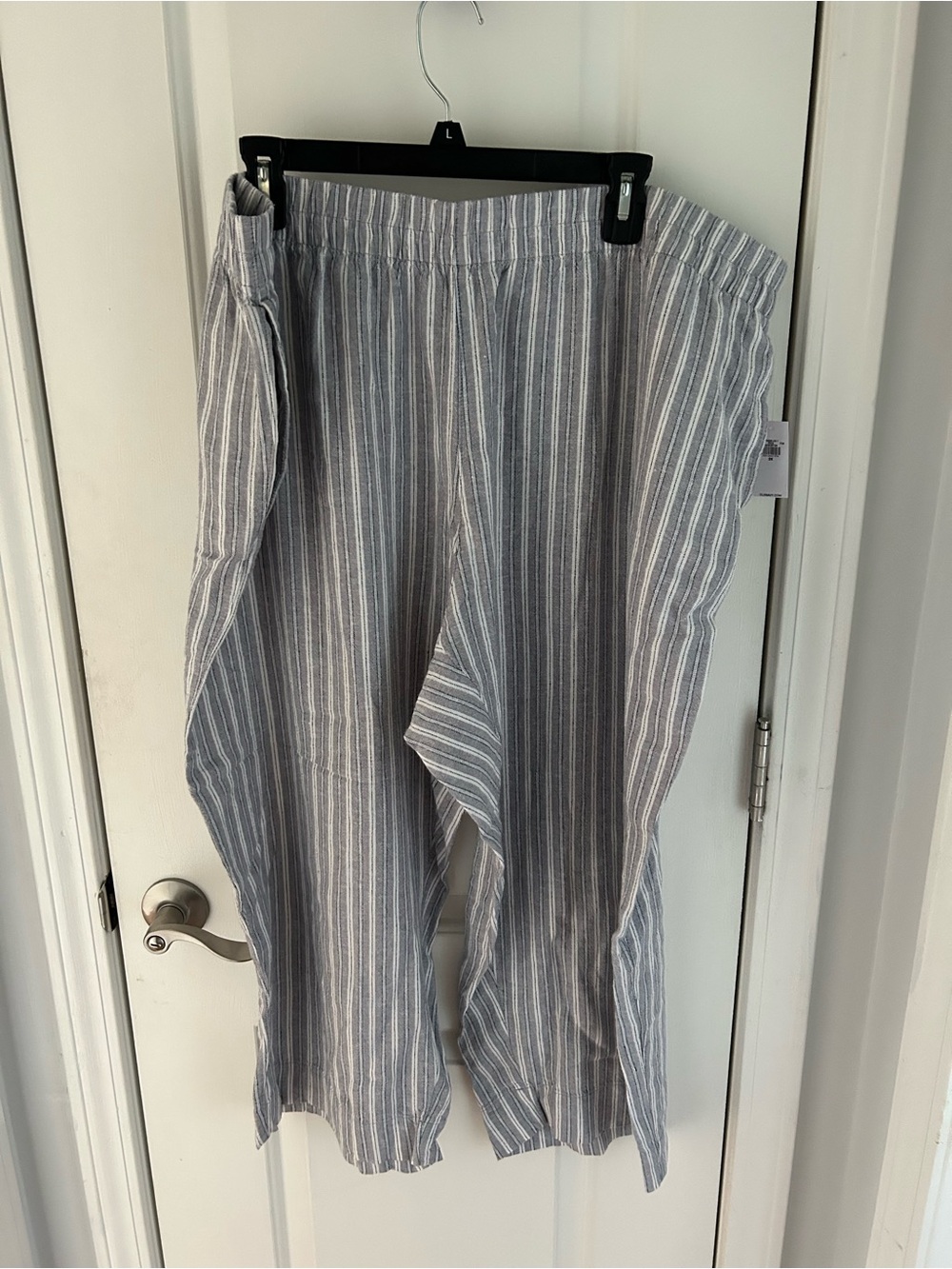 Old Navy Gray and White Striped Wide-Leg Pants